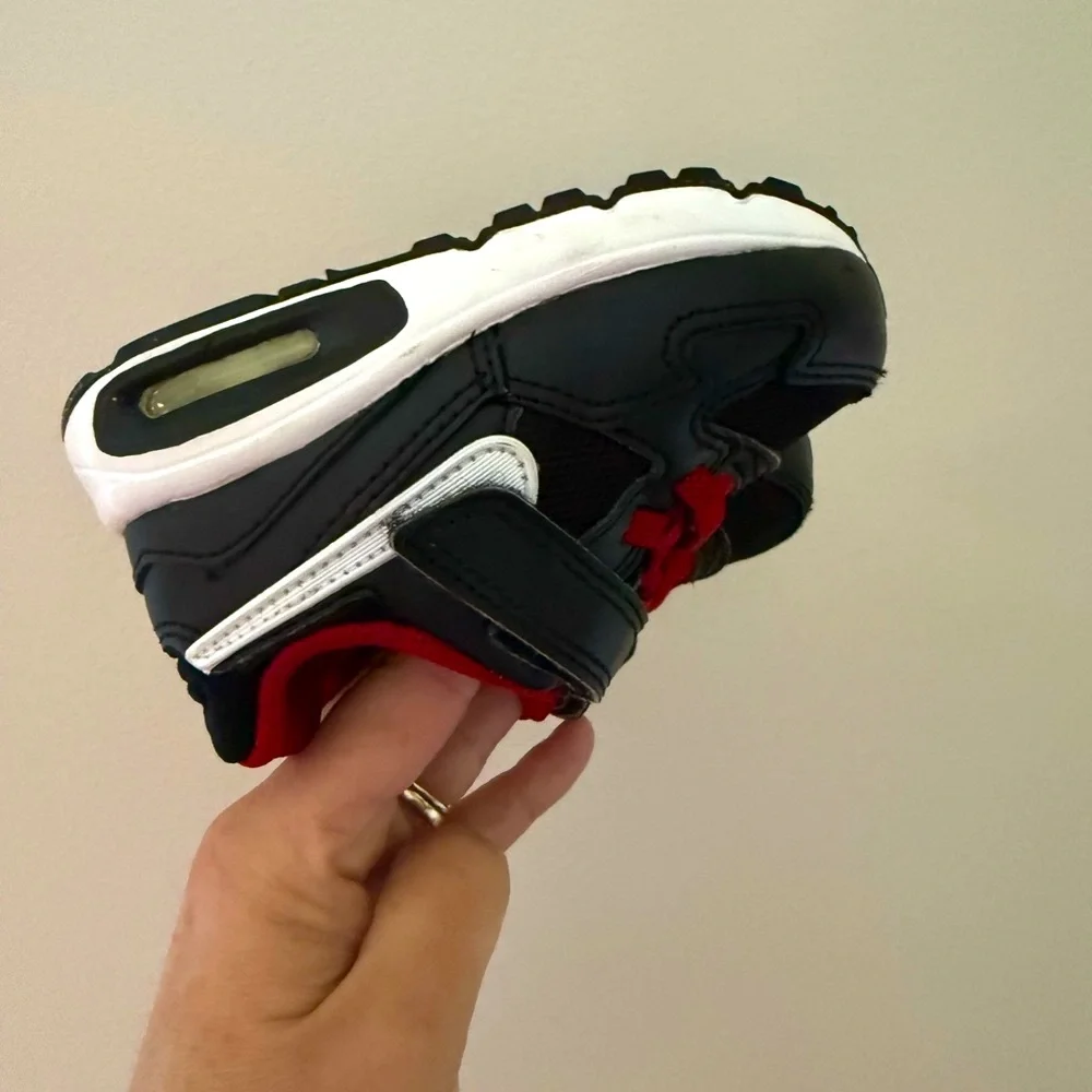 Nike Air Max sneakers toddler size 5C Black and Red boys shoes - Picture 3 of 9